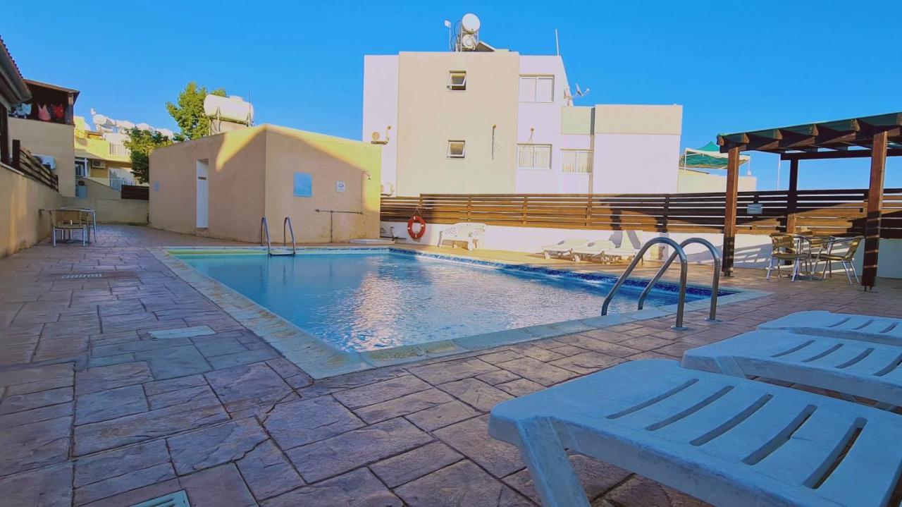 Stay Sunshine Apartment Paralimni Exteriör bild