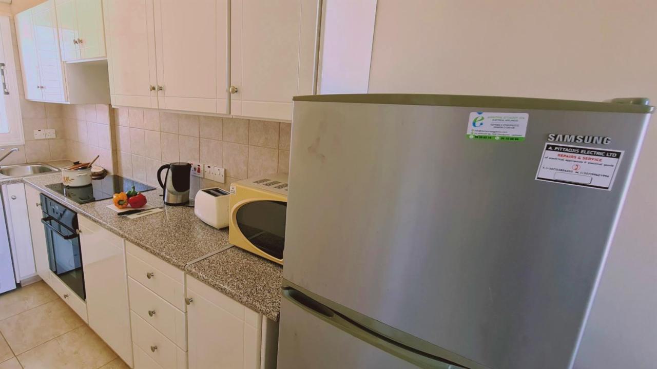 Stay Sunshine Apartment Paralimni Exteriör bild