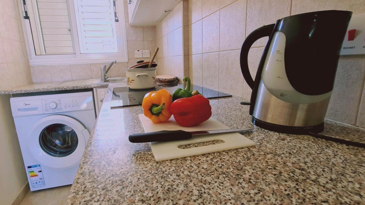 Stay Sunshine Apartment Paralimni Exteriör bild